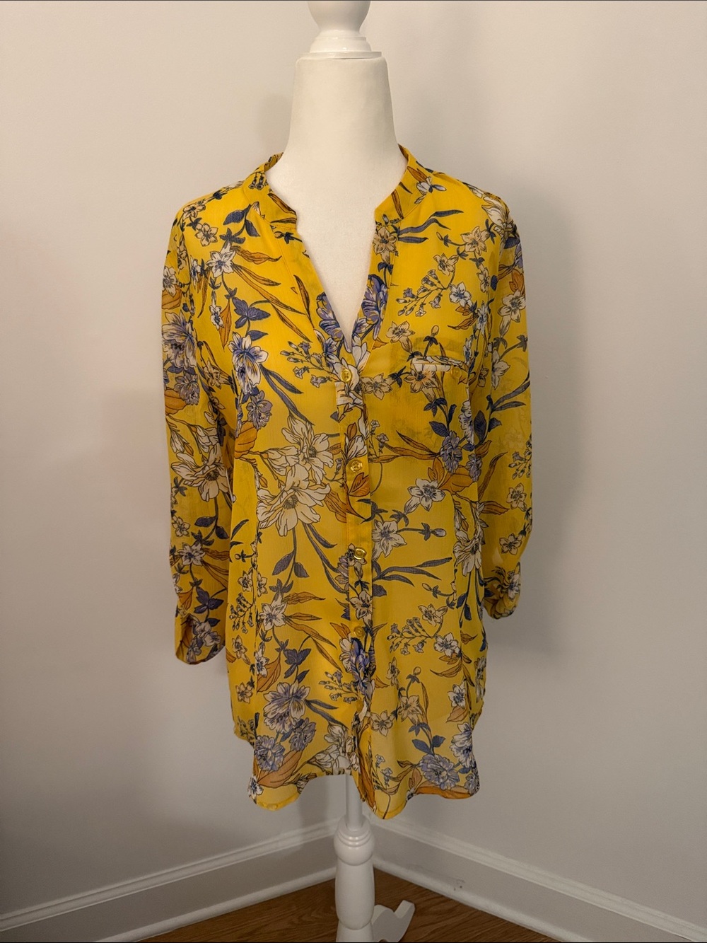 Kut from the Kloth Yellow Floral V-Neck Tunic